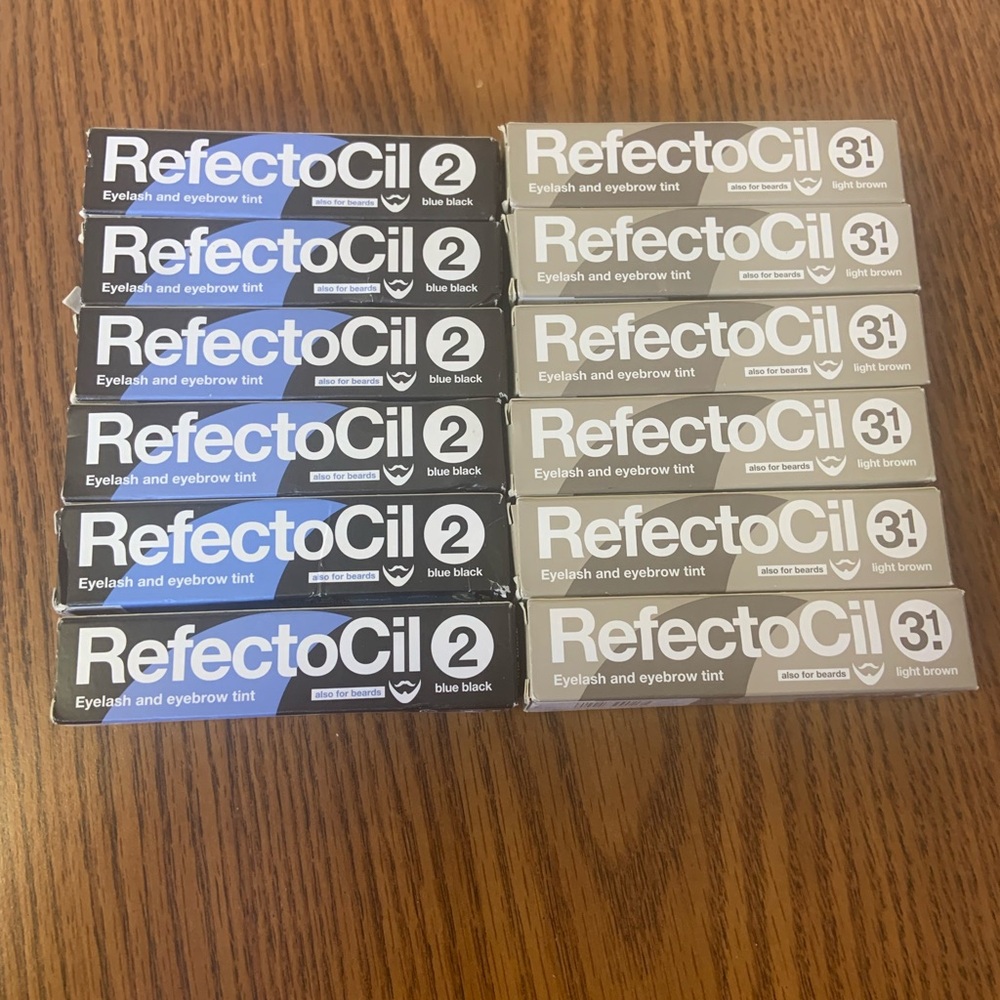 12 pcs - Refectocil Eyelash and Eyebrow Tint
(6 LightBrown + 6 BlueBlack)